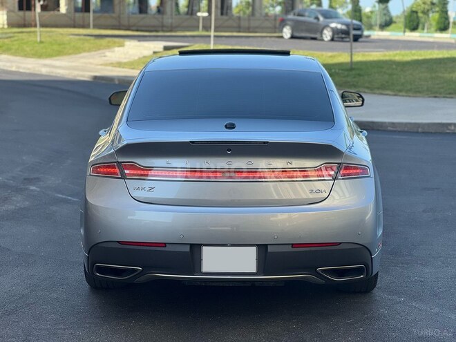 Lincoln MKZ-8