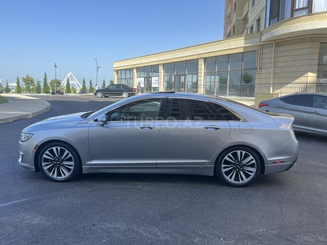 Lincoln MKZ-3