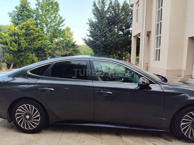 Hyundai Sonata-2