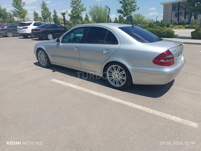 Mercedes E 240-4