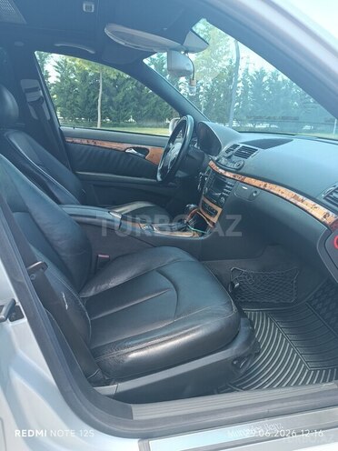 Mercedes E 240-8