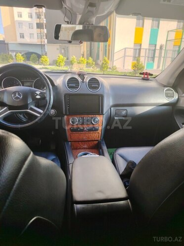 Mercedes ML 350 4MATIC-10