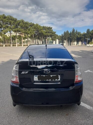Toyota Prius-5