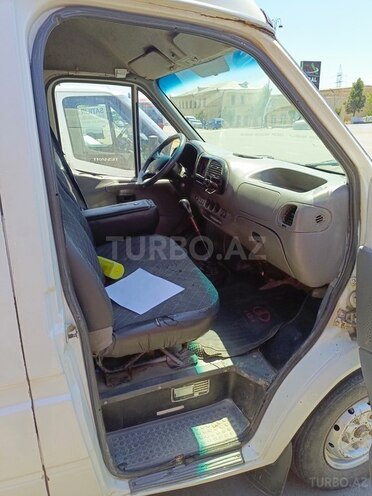 Ford Transit-6