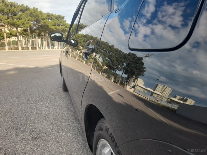 Toyota Prius-8