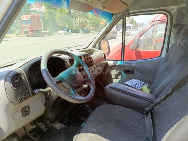 Ford Transit-5