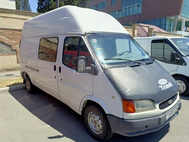 Ford Transit-2