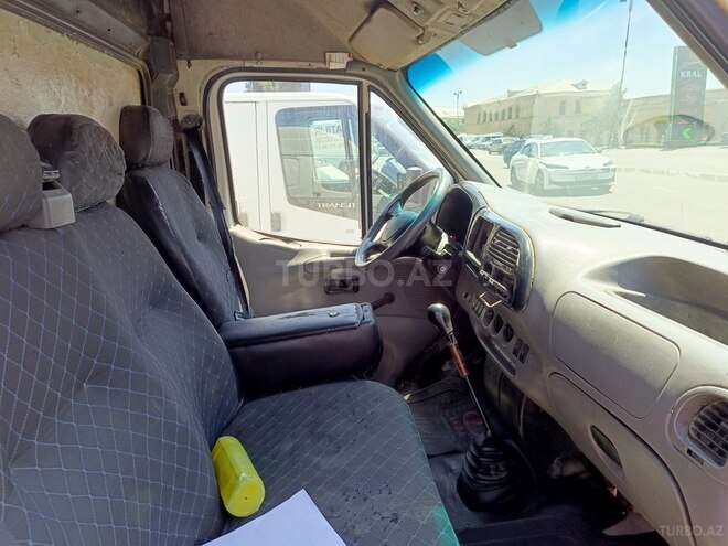 Ford Transit-7