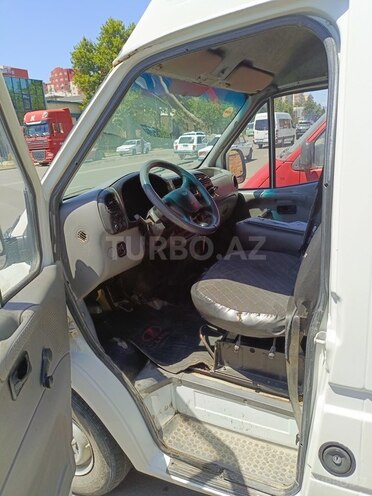 Ford Transit-4