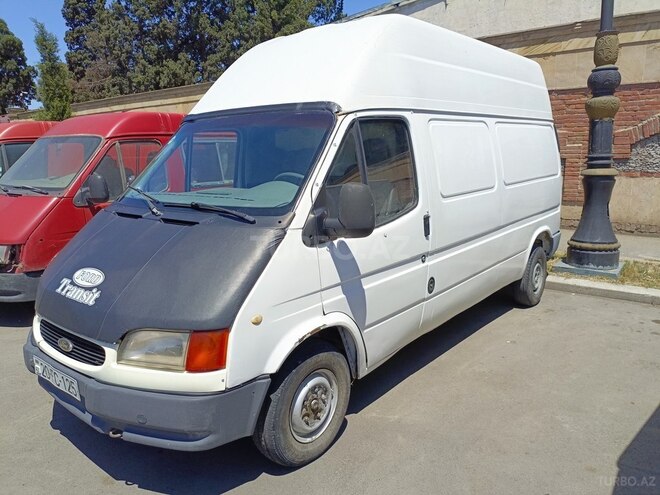 Ford Transit-3
