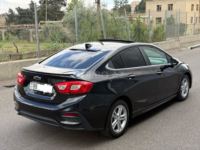 Chevrolet Cruze-12