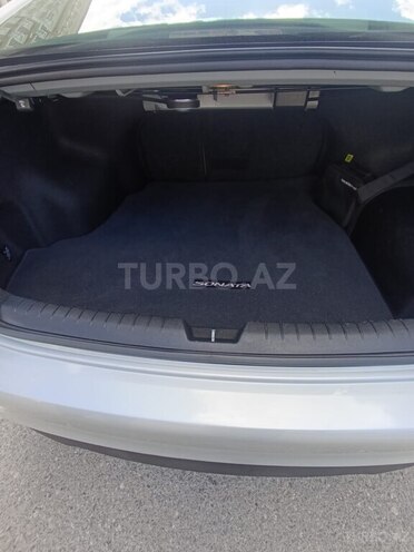 Hyundai Sonata-12