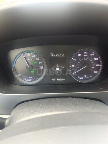 Hyundai Sonata-15