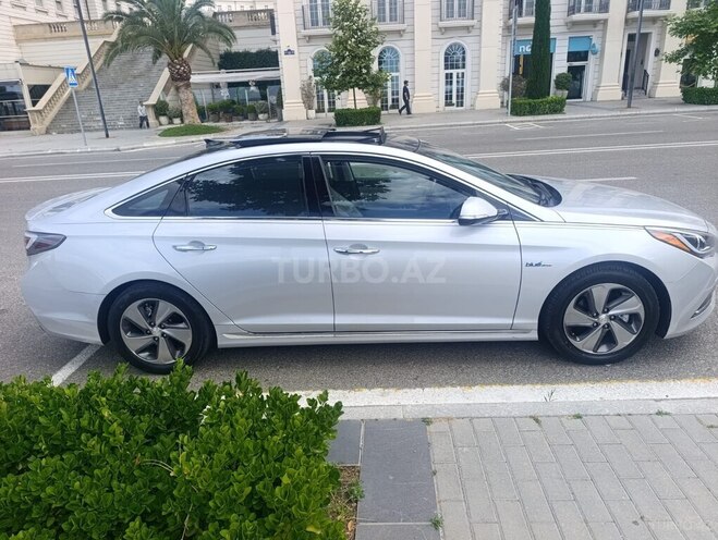 Hyundai Sonata-13