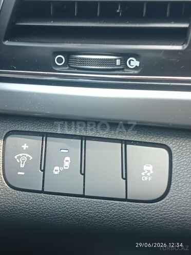 Hyundai Elantra-19