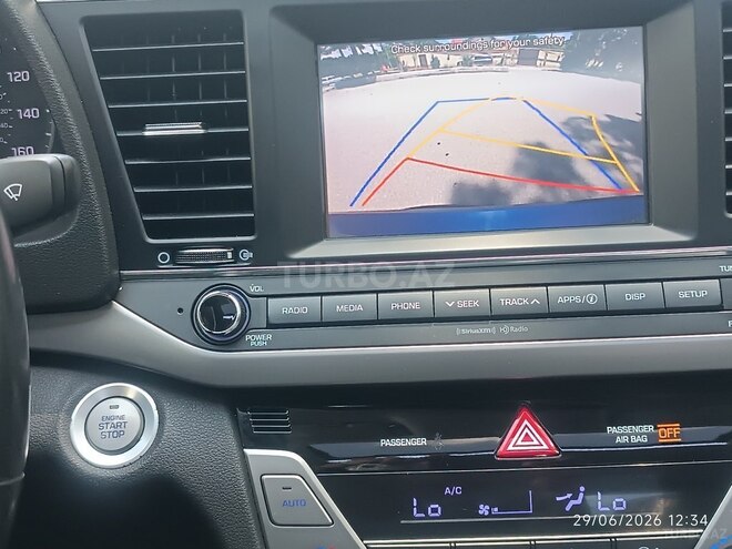 Hyundai Elantra-20