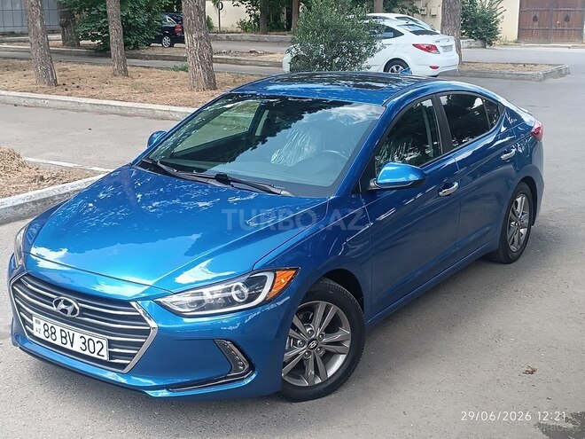 Hyundai Elantra-1