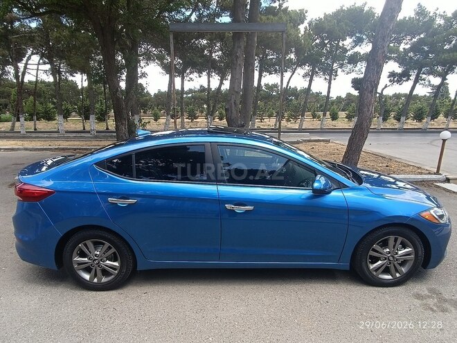 Hyundai Elantra-9