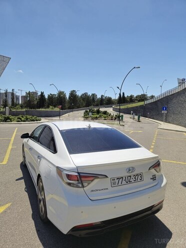 Hyundai Sonata-5