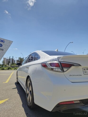 Hyundai Sonata-6