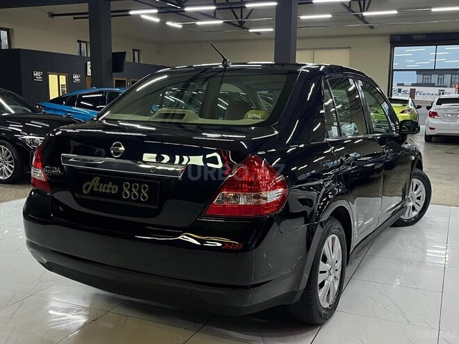 Nissan Tiida-2