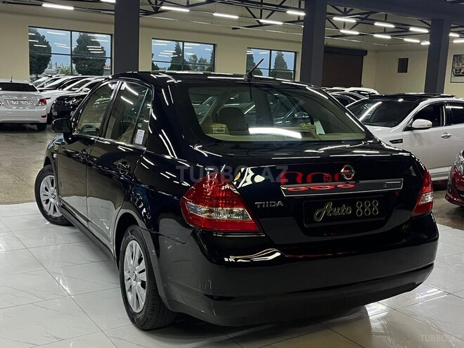 Nissan Tiida-3