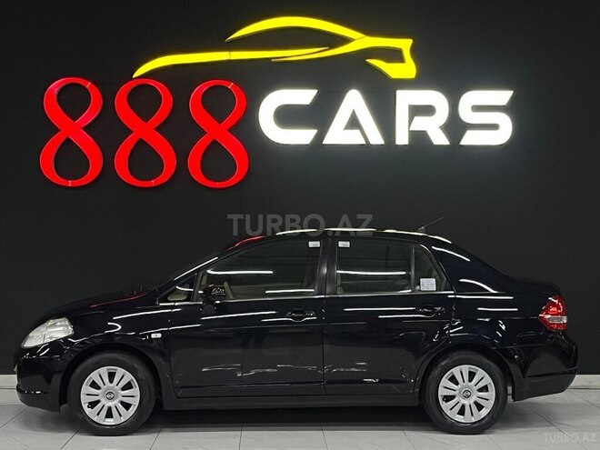 Nissan Tiida-5