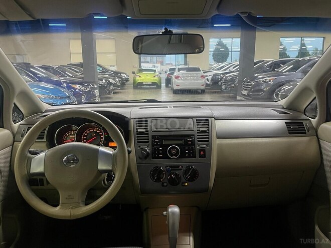 Nissan Tiida-10
