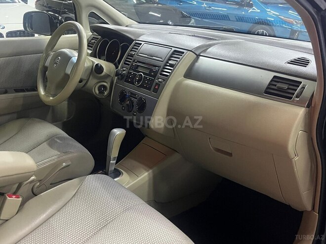 Nissan Tiida-9