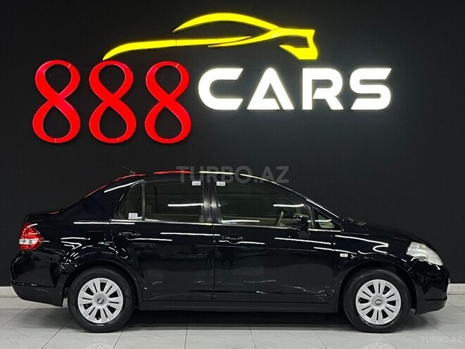 Nissan Tiida-6