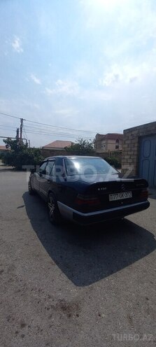 Mercedes 230 E-3