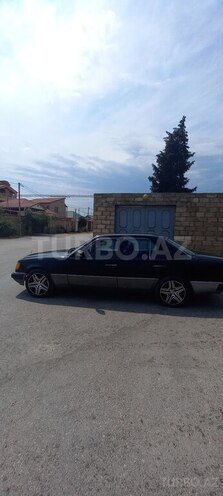 Mercedes 230 E-2