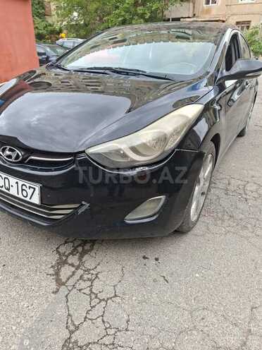 Hyundai Elantra-3