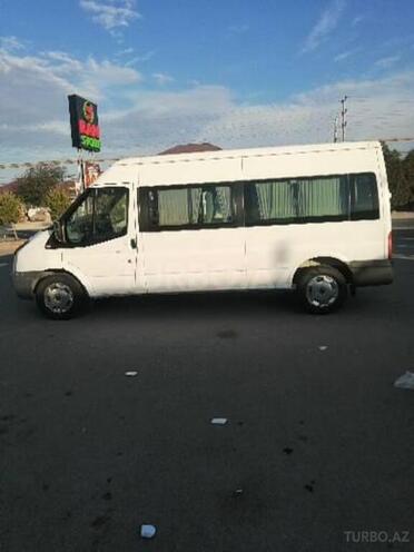 Ford Transit-4
