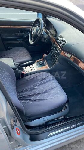 BMW 528-9