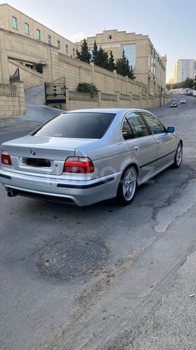 BMW 528-7