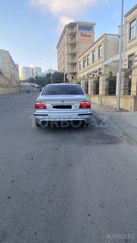 BMW 528-4