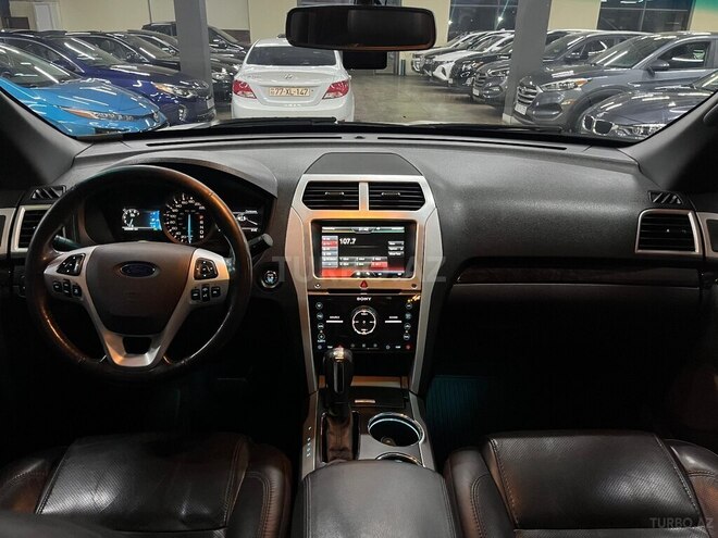 Ford Explorer-15