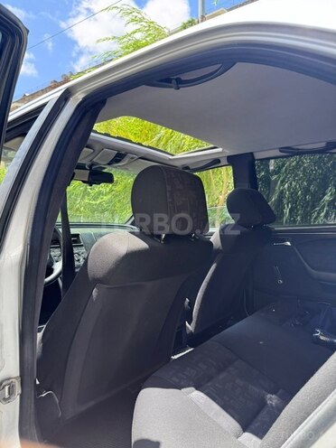 Mercedes C 200-8