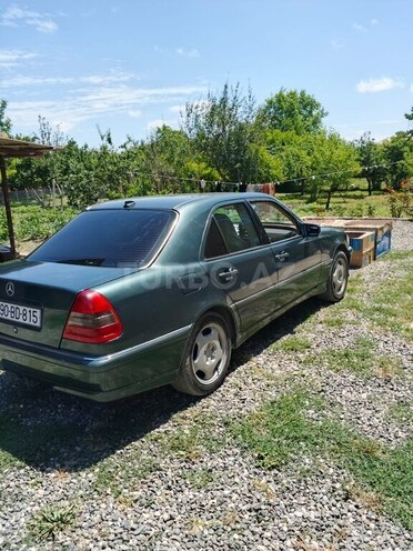 Mercedes C 200-8