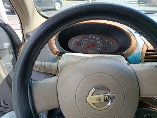 Nissan March-7