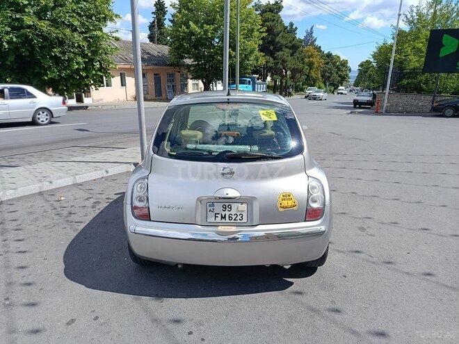 Nissan March-2