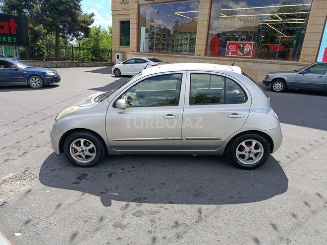 Nissan March-4