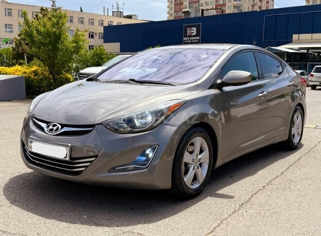 Hyundai Elantra-2