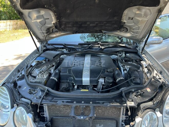 Mercedes E 240-6