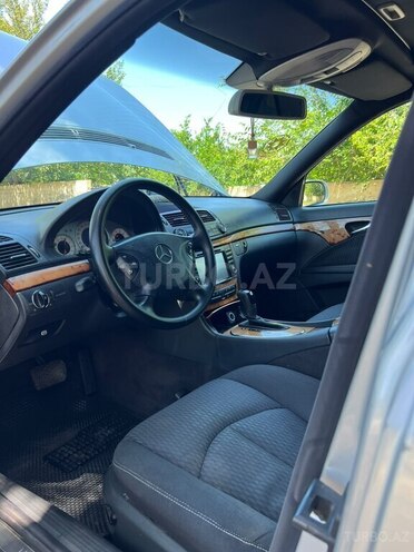Mercedes E 240-7