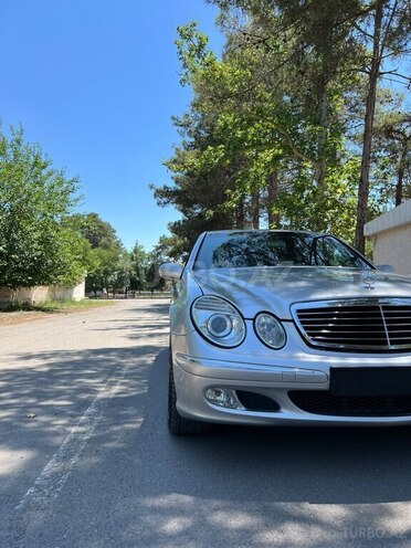 Mercedes E 240-2