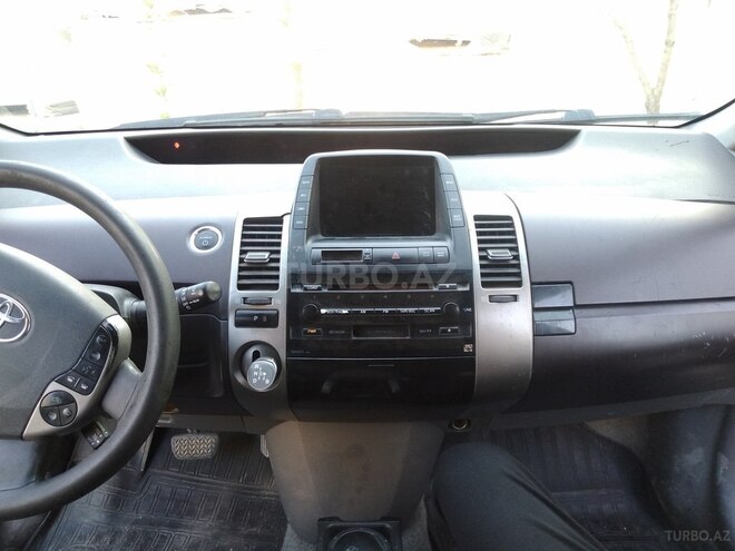 Toyota Prius-3