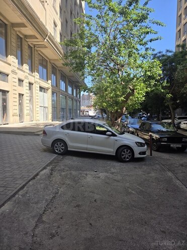Volkswagen Polo-3