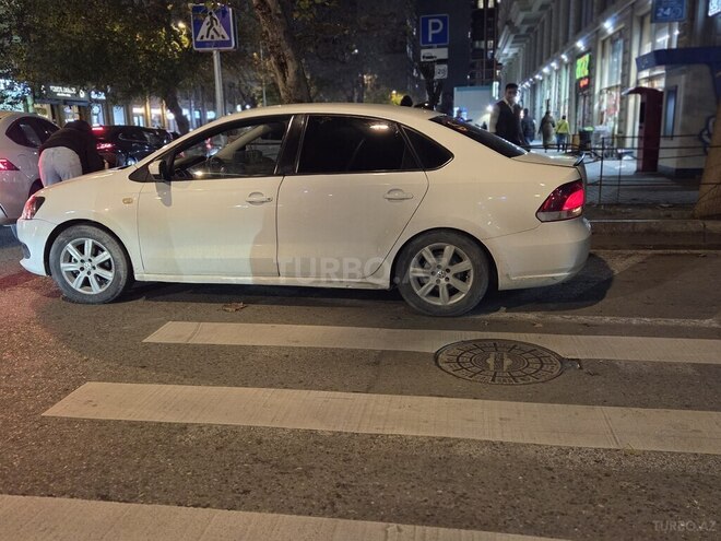 Volkswagen Polo-9